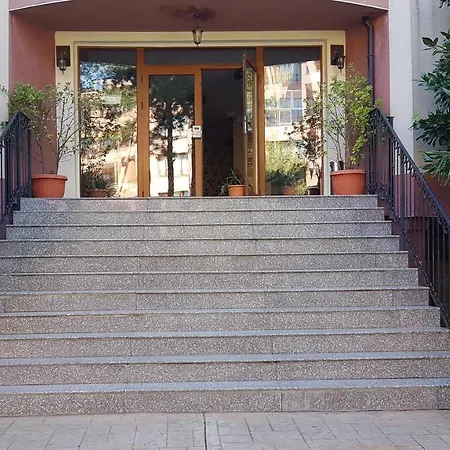 Last Minute Apartment